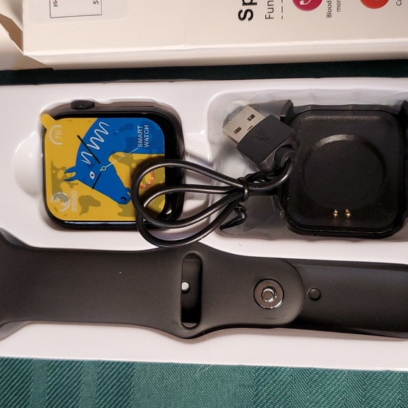 1.8 Smartwatch - Picture 2 of 3